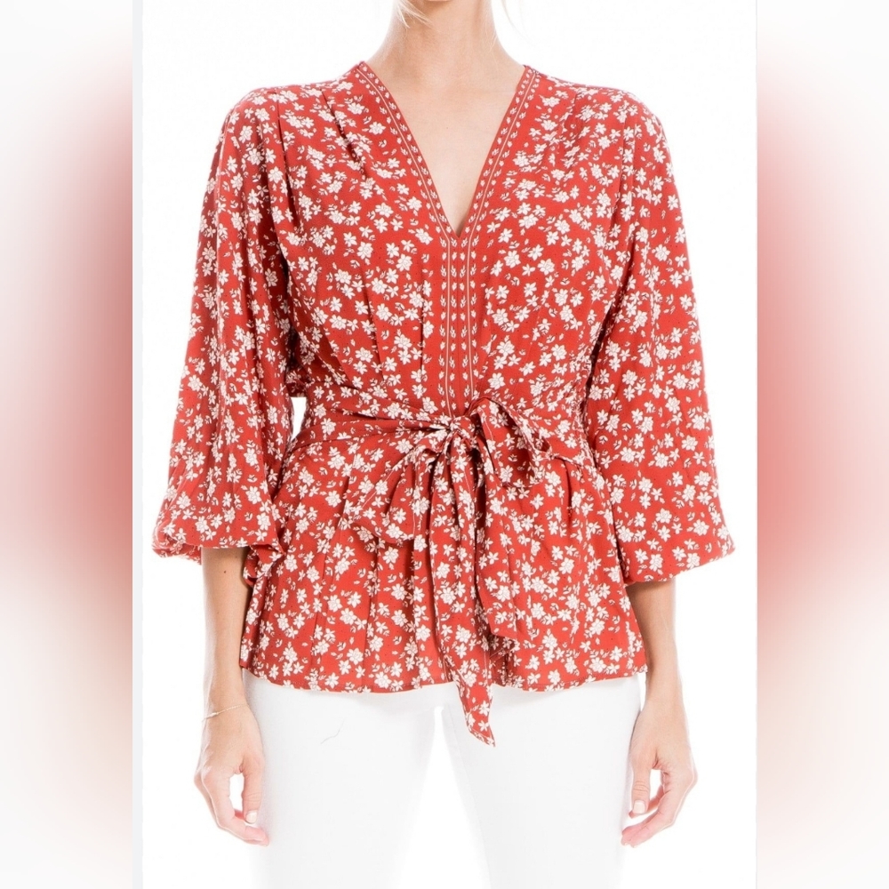 Woman's Max Studio Size  S Long Sleeve TopVneck